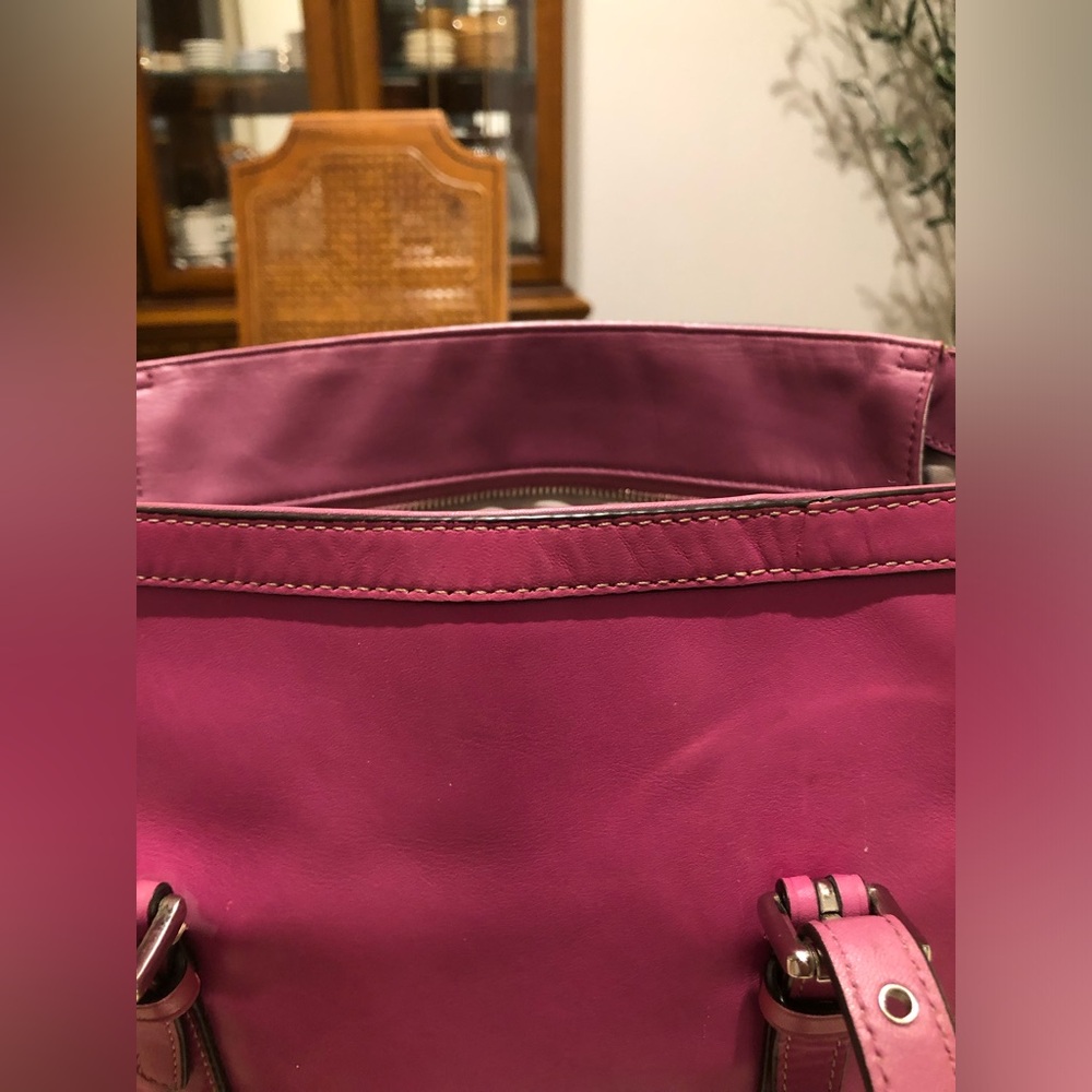 COACH F12343 PINK/MAGENTA LEATHER GALLERY EAST WEST TOTE WITH HANGTAG - Picture 12 of 16